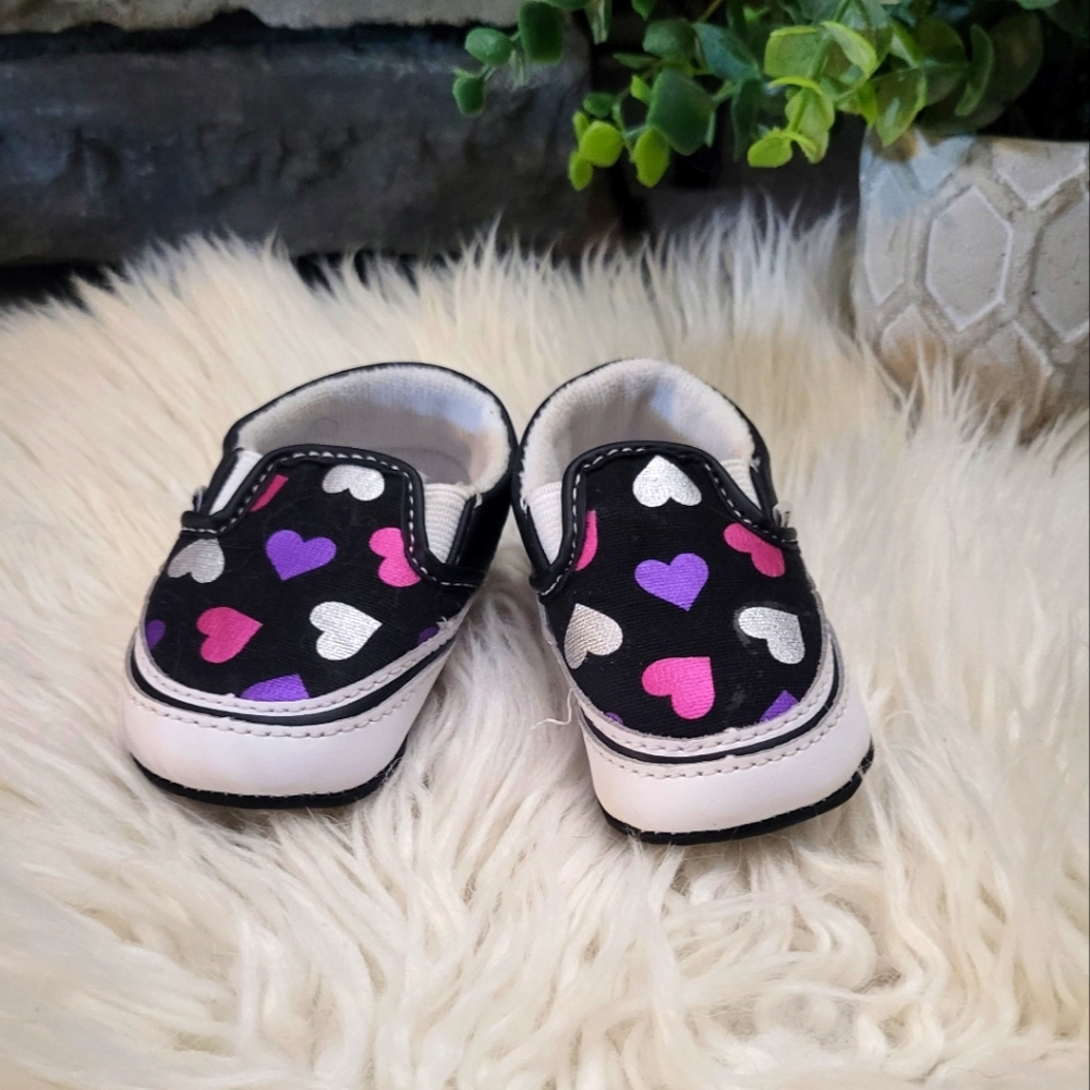 Vans Slip On Infant Crib Shoes Size 2 Hearts print in Pink Purple Silver